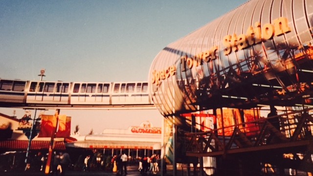 Expo 86 (Photo News 1130)