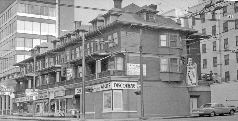 The Orillia apartment building at Robson and Seymour as it was in 1968 when it hosted Twiggy’s Discotheque. An early generation knew it for Sid Beech’s Vancouver Tamale Parlour on Robson. In the ’70s, the side door (by then unmarked) opened onto Faces nightclub, a hangout of the gay community. The building was demolished in 1985. PHOTOGRAPH BY WALTER E. FROST, AM1506-S1-: CVA 447-353